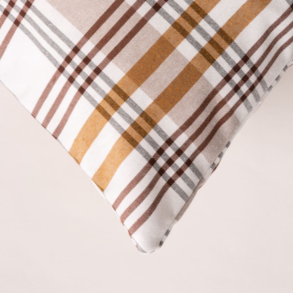 Lot de 2 housses de coussin en coton à carreaux camel 45x45 cm — vue 4