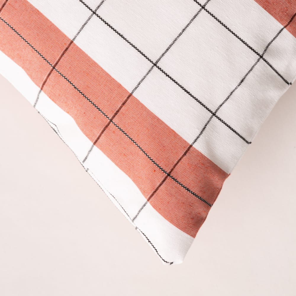 Lot de 2 housses de coussin en coton à carreaux terracotta 45x45 cm — vue 4
