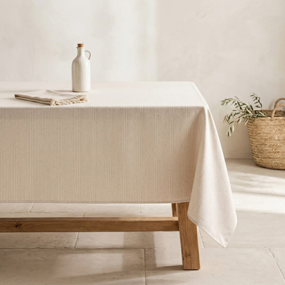 Gamusi Fleckgeschützte Tischdecke mit Blumenstruktur, Beige 140x140 cm style landhaus Beige Öko-Tex Zertifikat Baumwolle