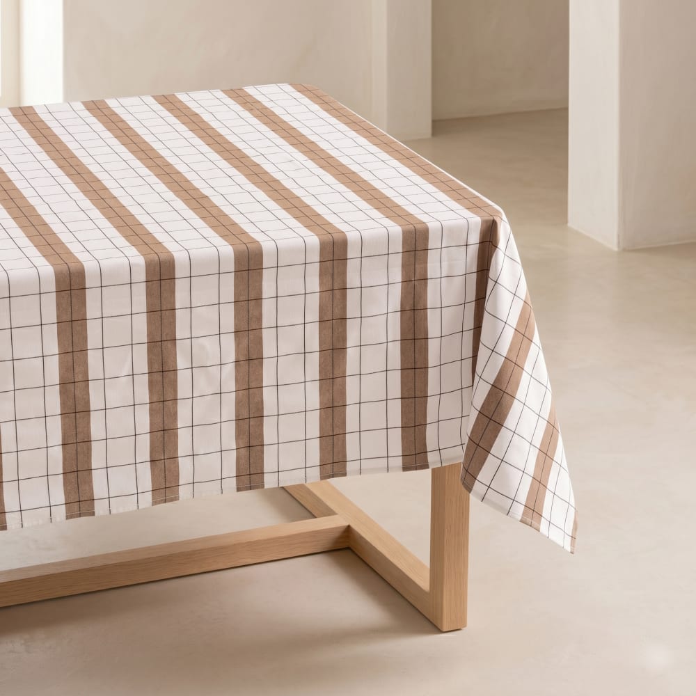 Nappe à carreaux en relief taupe 150x250 cm Nappe à carreaux en relief taupe 150x250 cm