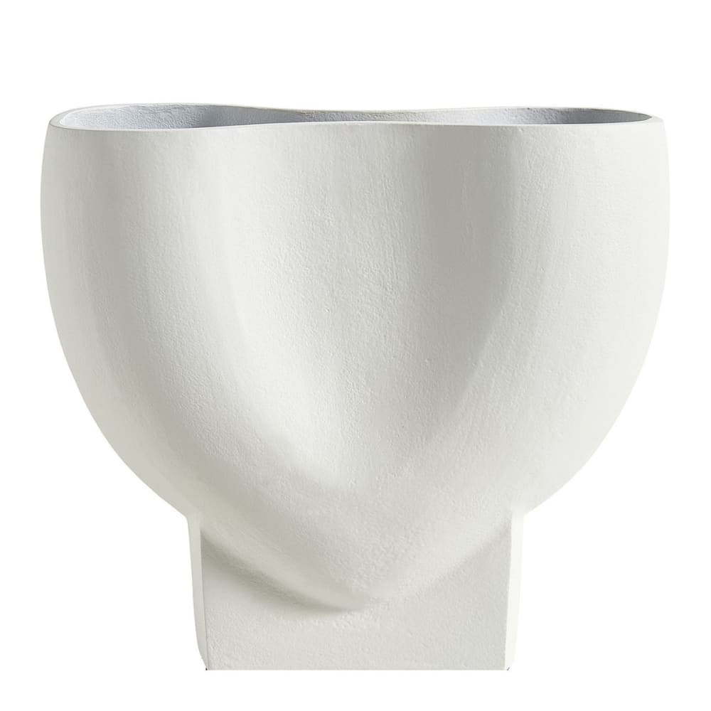 vase en métal blanc