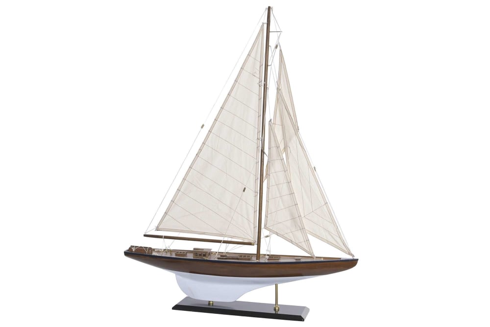 bateau en bois blanc