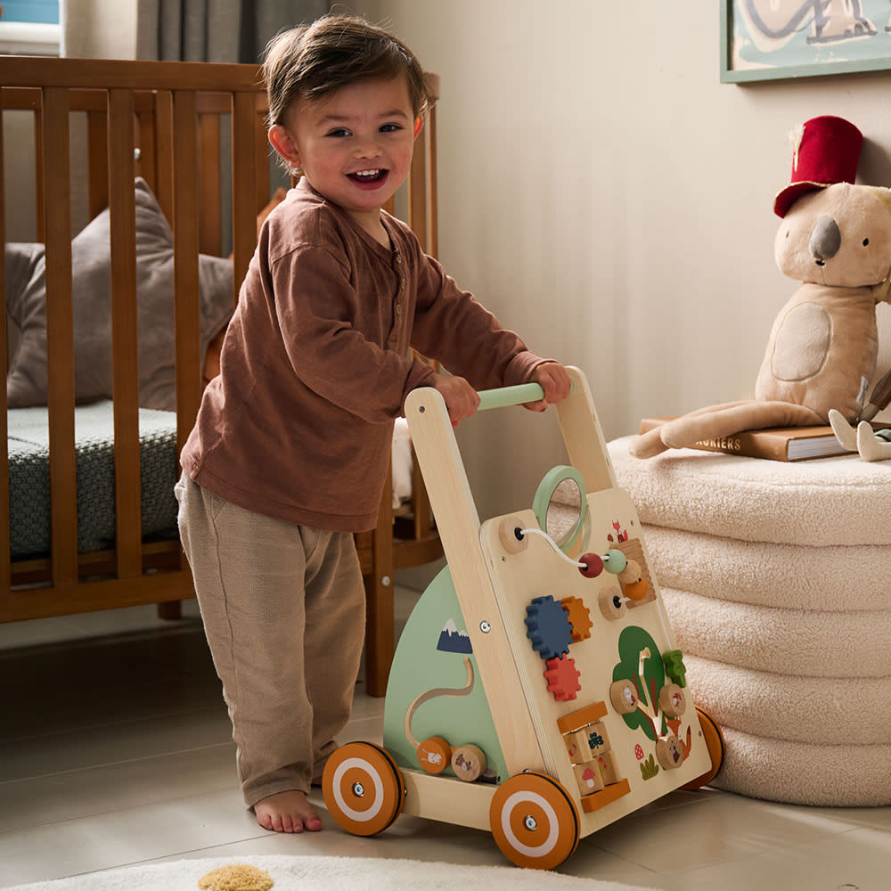 Chariot de marche en bois marron (Petite Amélie) - Image 1