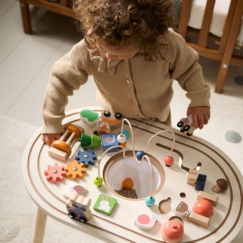 Table d'activité en bois marron (Petite Amélie) - Image 1