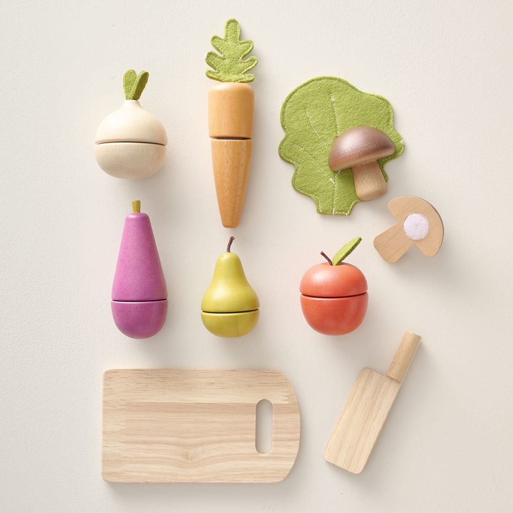 Fruits et légumes à couper en rubber_wood vert