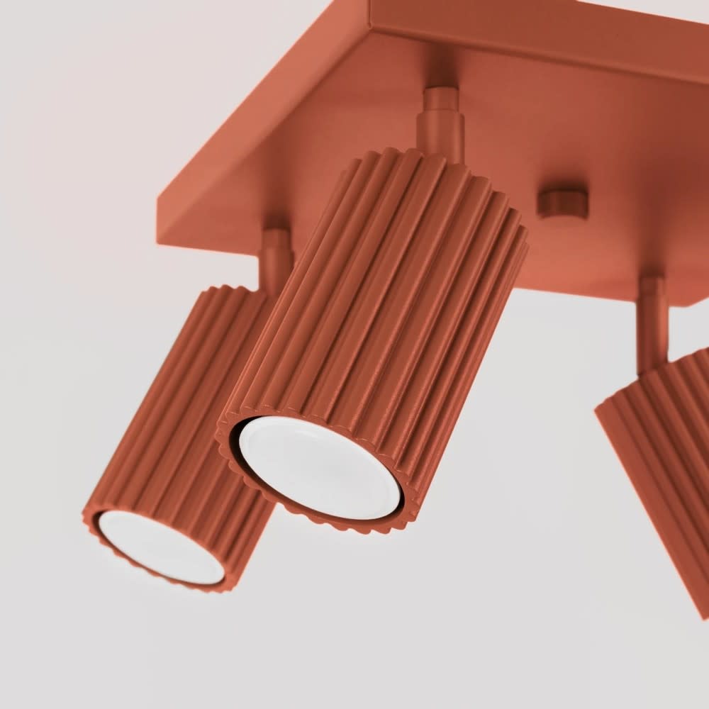 Plafonnier carré avec 4 spots rouges orientables — vue 4