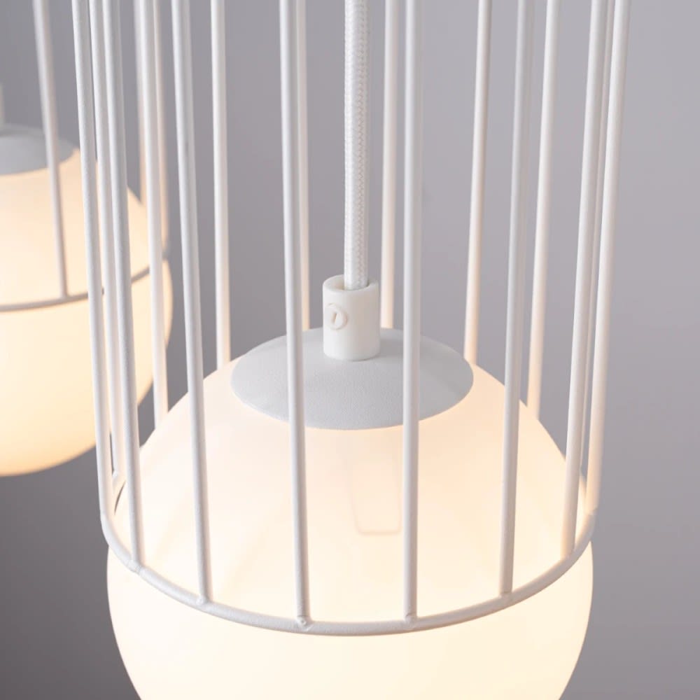 Suspension blanche avec 3 sphères en verre — vue 3