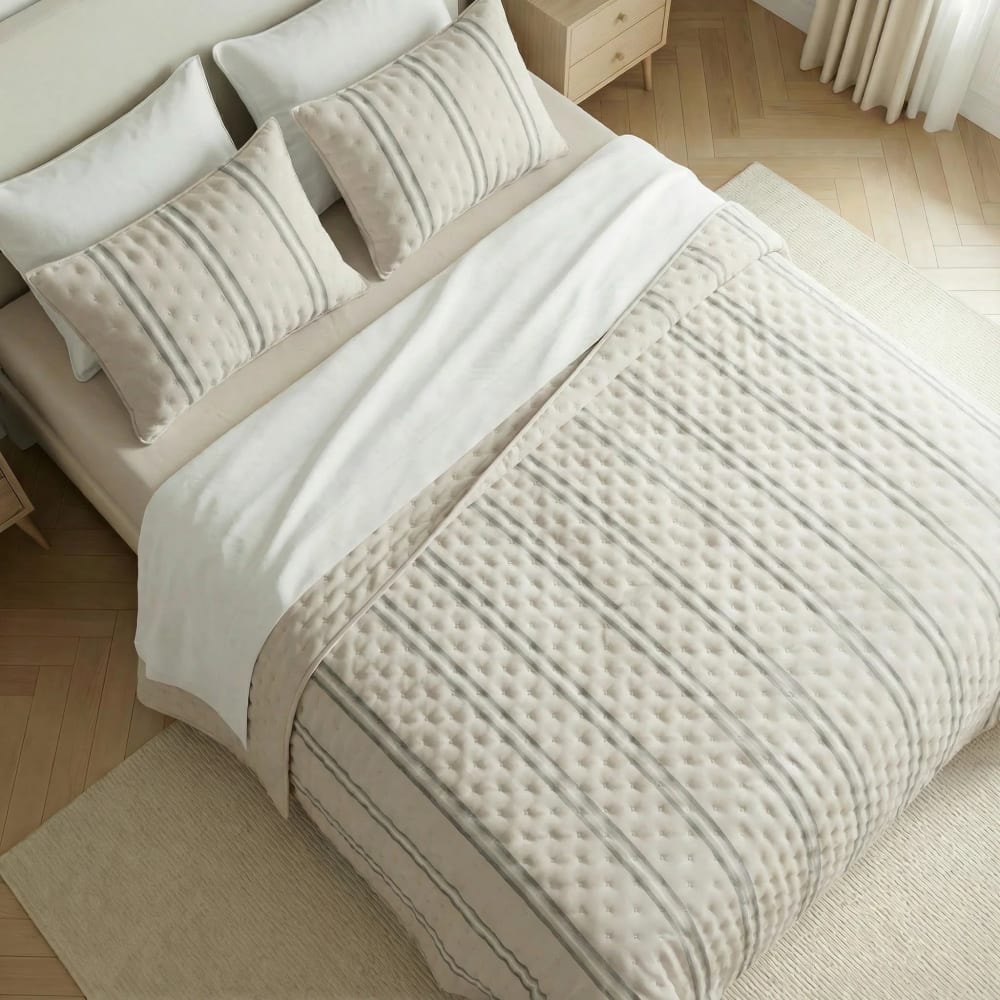 Extraweiche bedruckte Tagesdecke beige 180x270 cm - Maisons Du