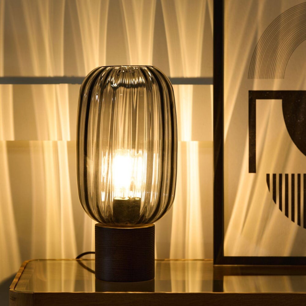 Lampe à poser en verre fumé pied bois foncé — vue 4