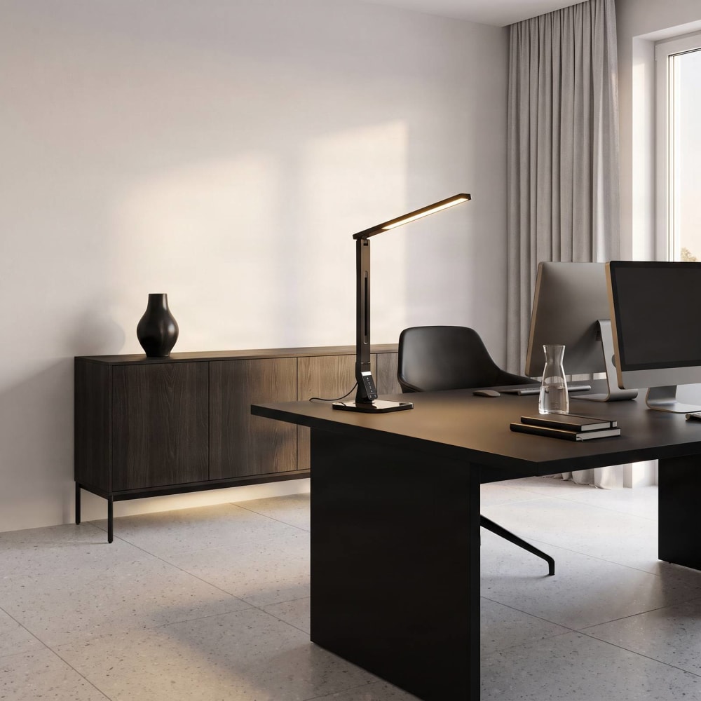 LED Tischlampe aus Kunststoff, schwarz - Maisons Du Monde
