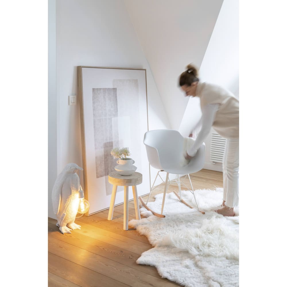 Lampe à poser pingouin en résine dorée — vue 3