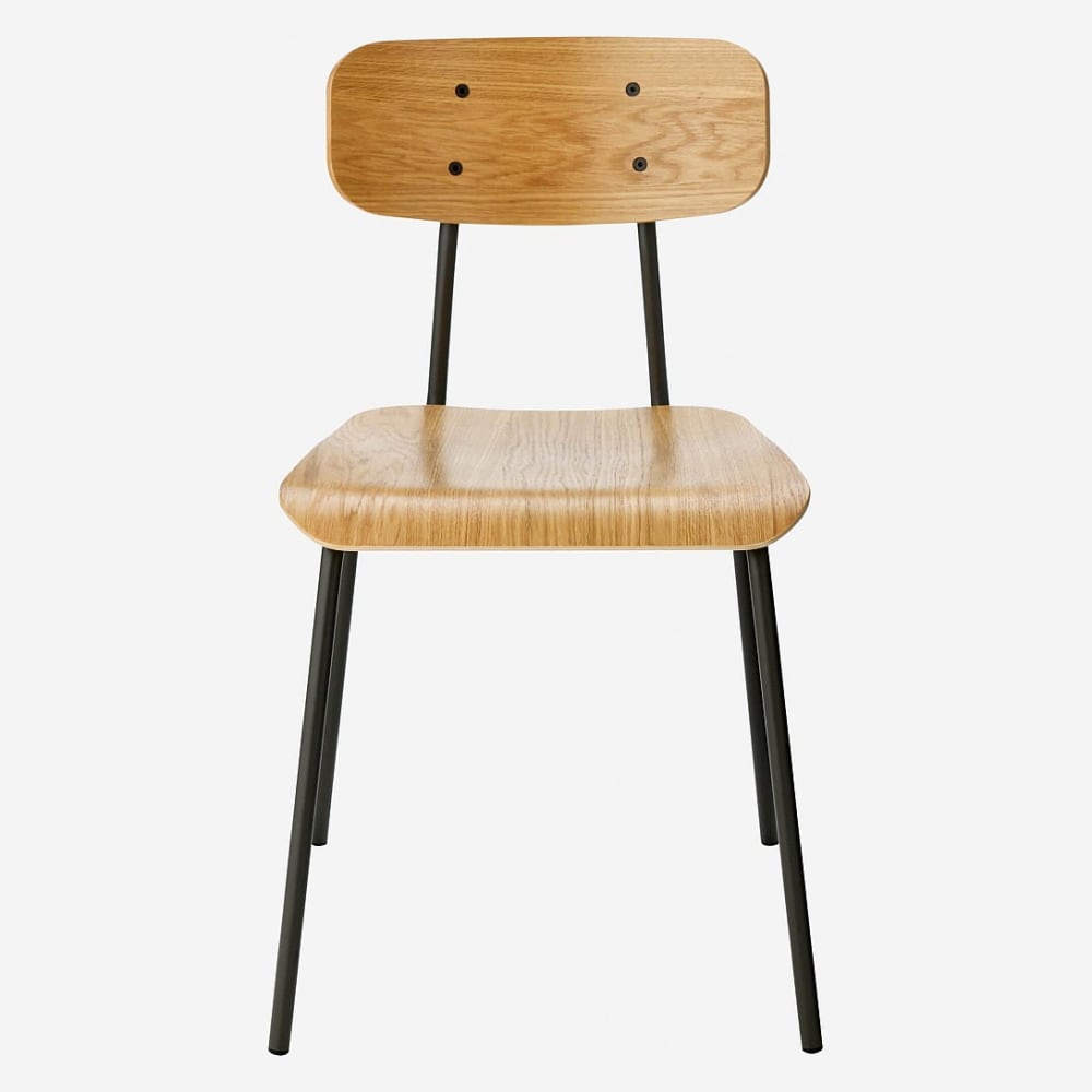 chaise en chêne et acier
