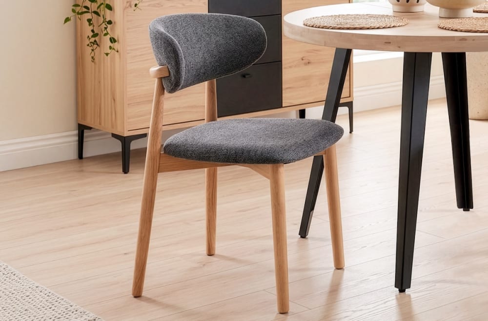 Lot de 2 chaises en tissu gris et bois massif