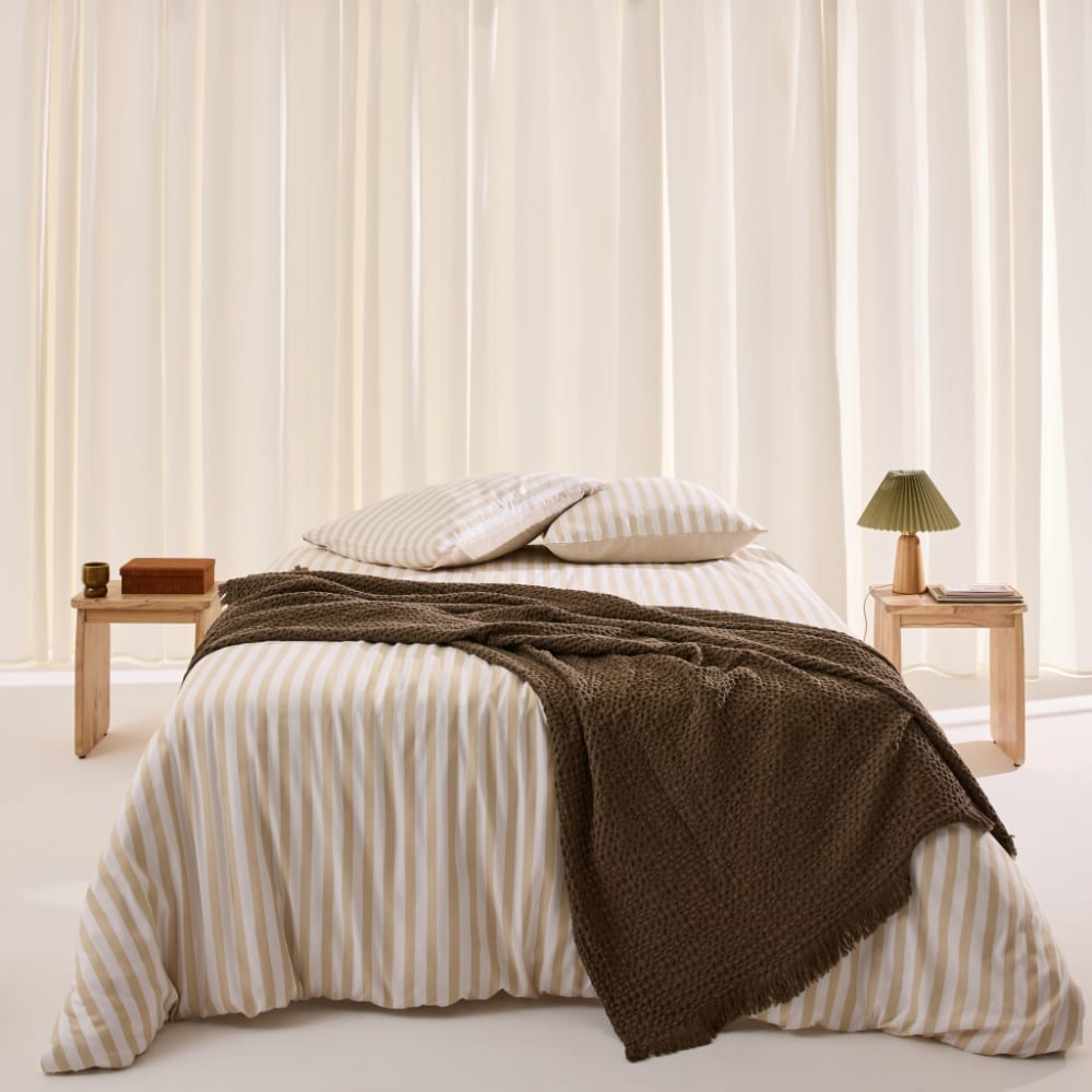 sweeek 2er-Set Nachttische aus Akazienholz naturfarben style exotic Beige