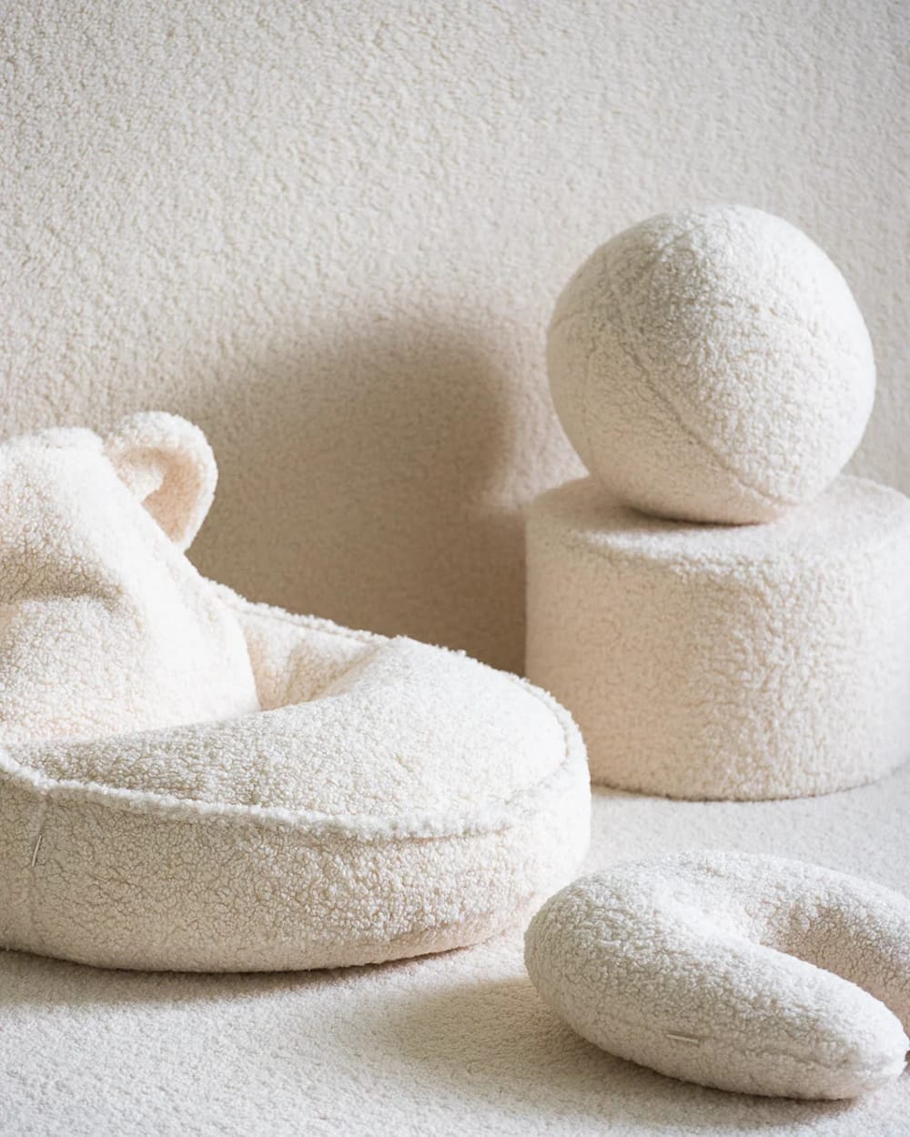 Pouf aus Teddy-Stoff 40 x 25 x 40 cm, Cremeweiß - Maisons Du