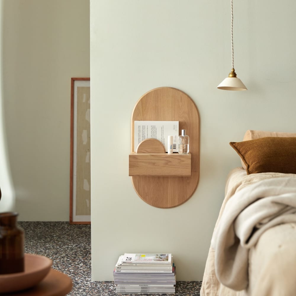 Tikamoon Wandmontierter Nachttisch aus Eiche massiv style classic chic Beige Holz