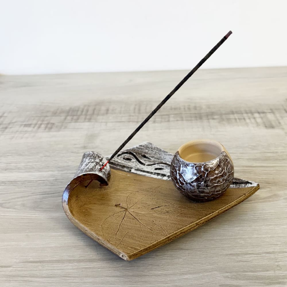 Porte-encens artisanal pour bâtons, cônes et charbon marron — vue 3