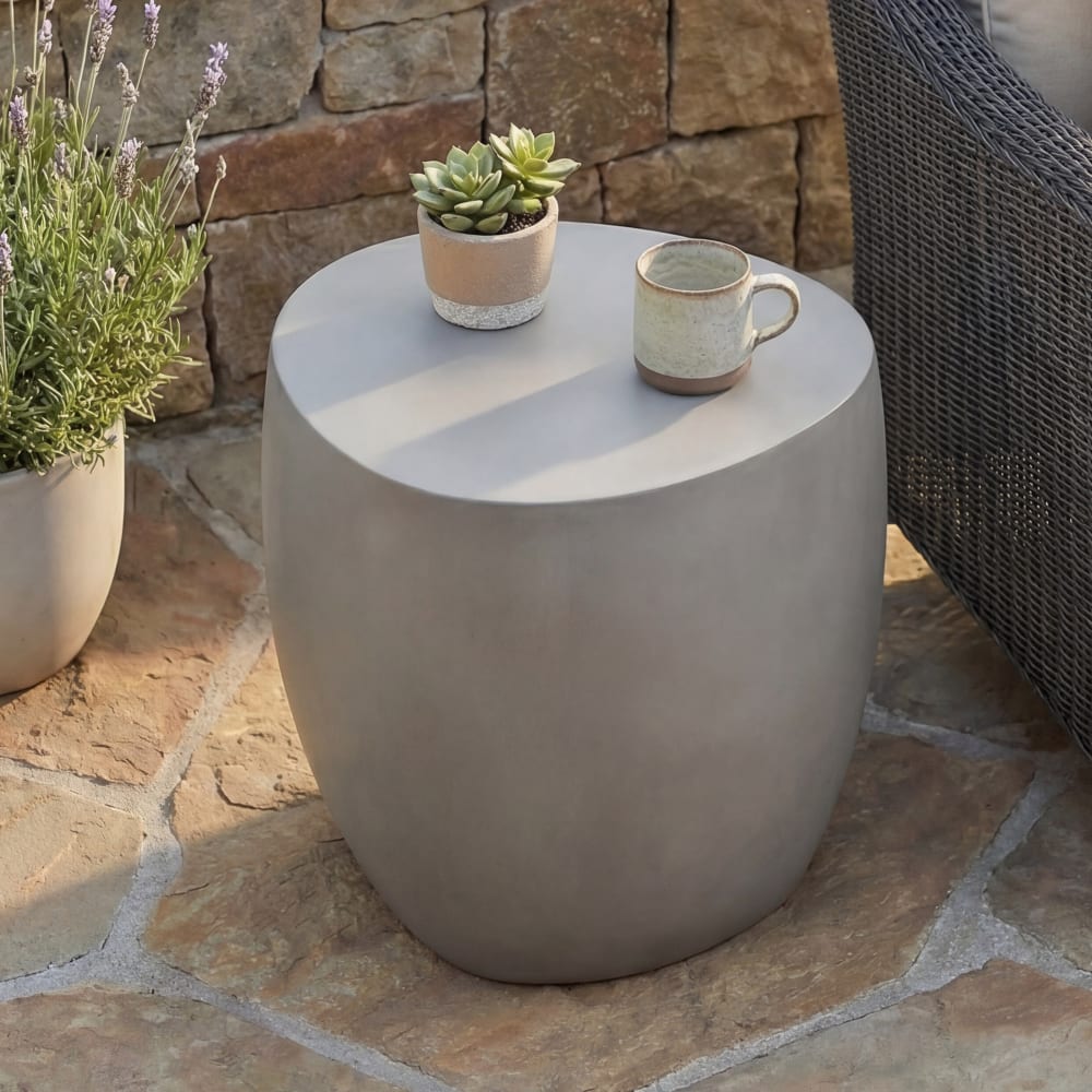 Beistelltisch IKARIA aus Beton 48.5 x 48.5 x 50.8 cm - Maisons Du