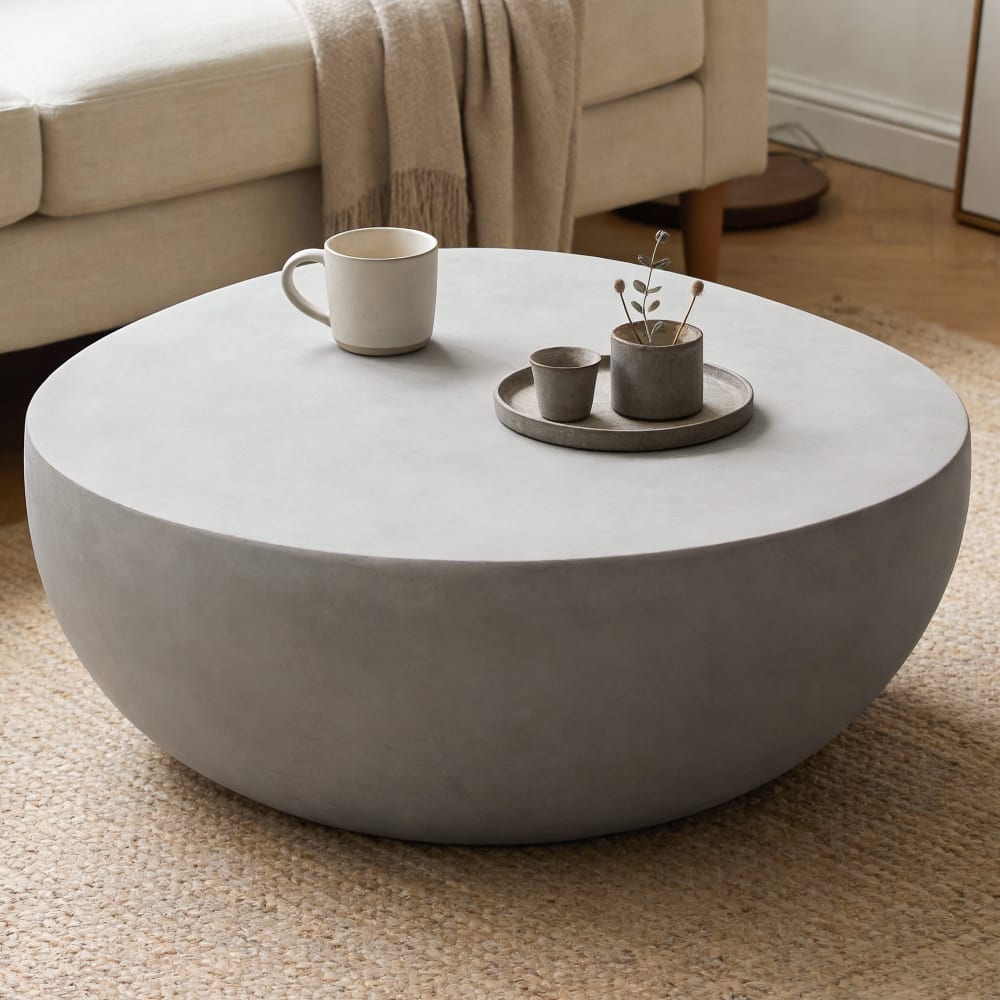 Couchtisch IKARIA aus Beton 107.5 x 100.5 x 41 cm - Maisons Du