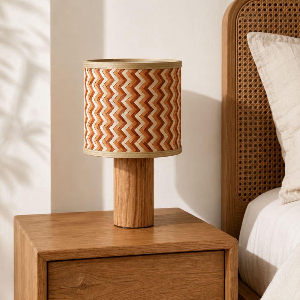 Lampe à poser en bois de chêne et tressage en bambou crème et orange — vue 3
