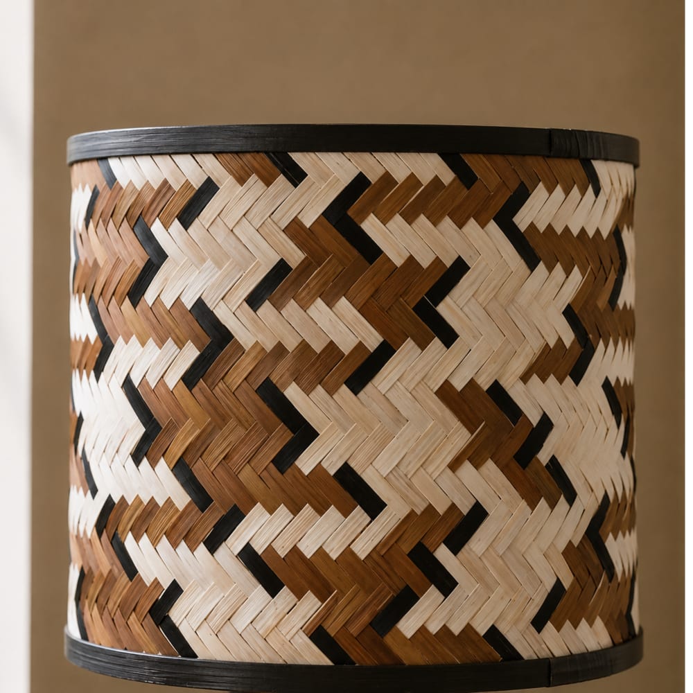 Grande lampe à poser en bois de chêne et bambou marron et noir — vue 4