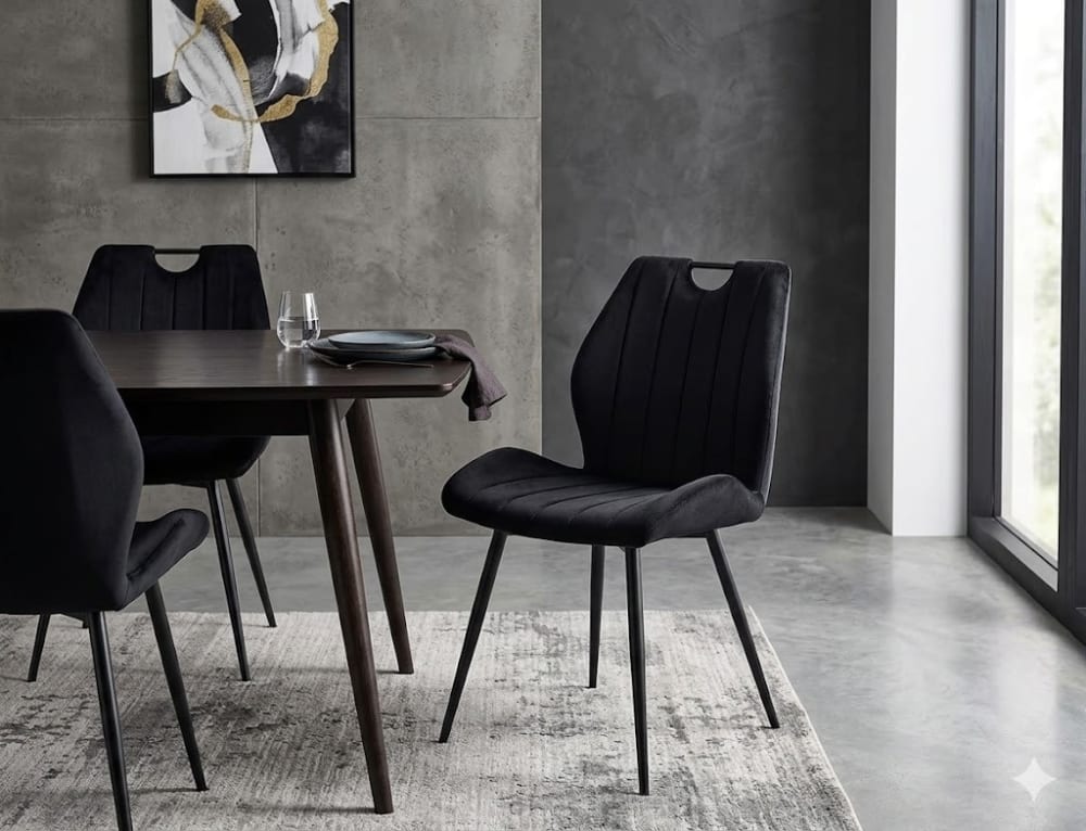 Designerstuhl aus schwarzem Stahl und schwarzem Polyester-Samt -