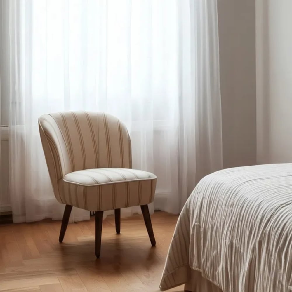 Fauteuil rayures miel bois hévéa confort