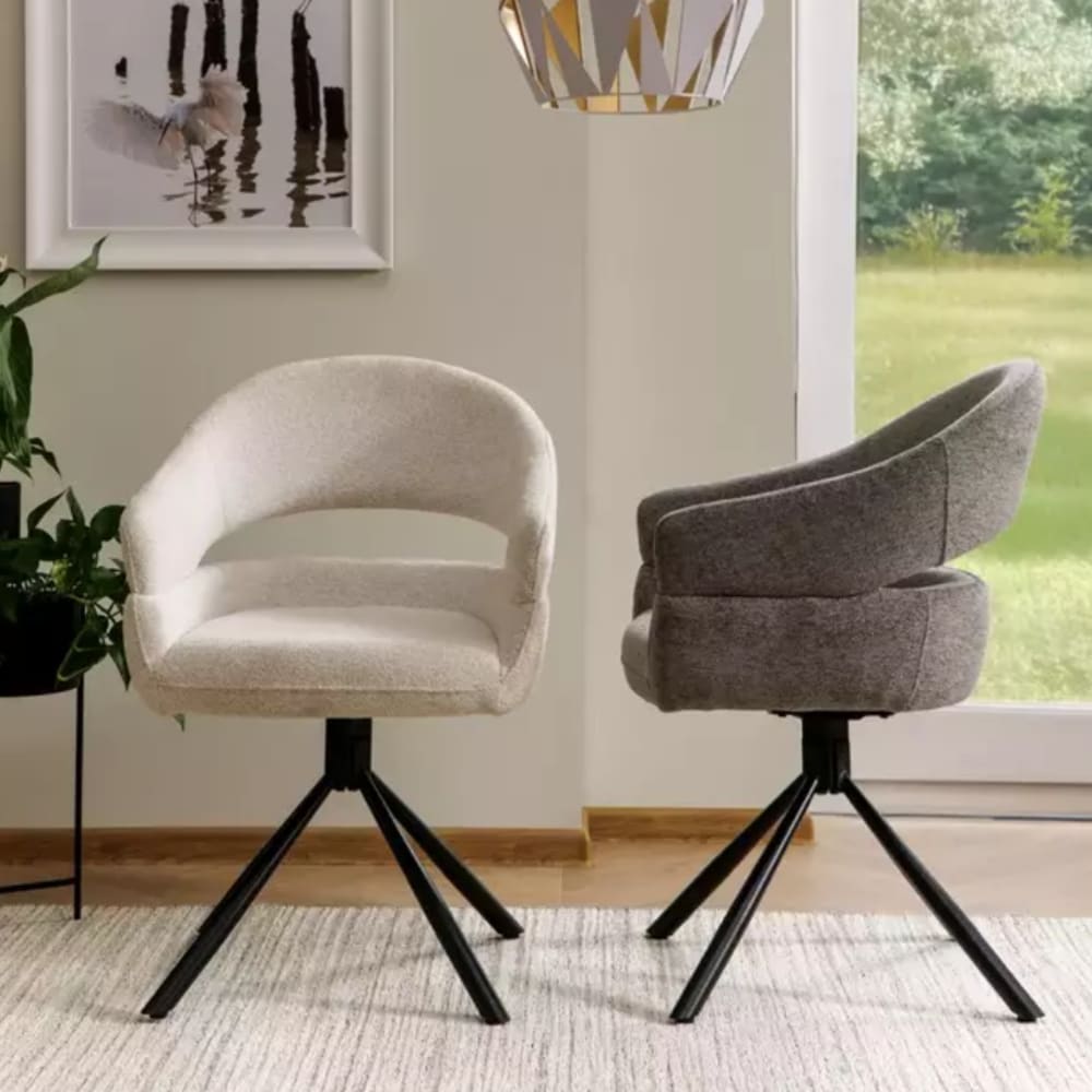 Weicher Stoffstuhl mit um 180° drehbaren Designer-Armlehnen in