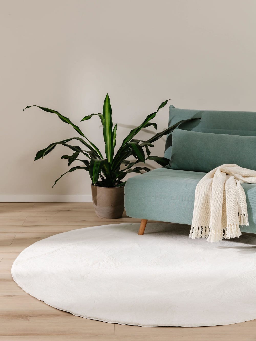 Tapis fausse fourrure crème D 80 rond — vue 3