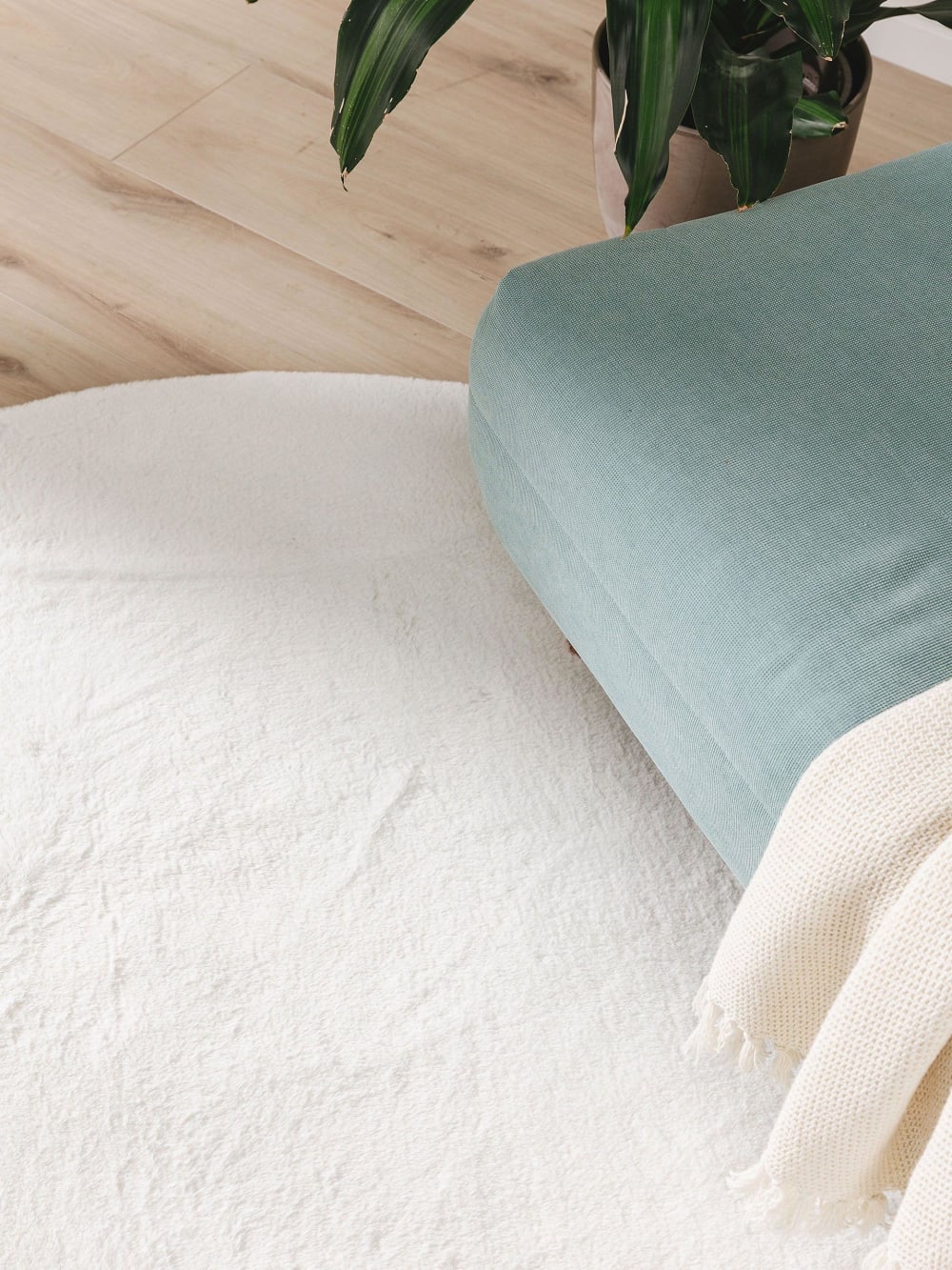 Tapis fausse fourrure crème D 80 rond — vue 4