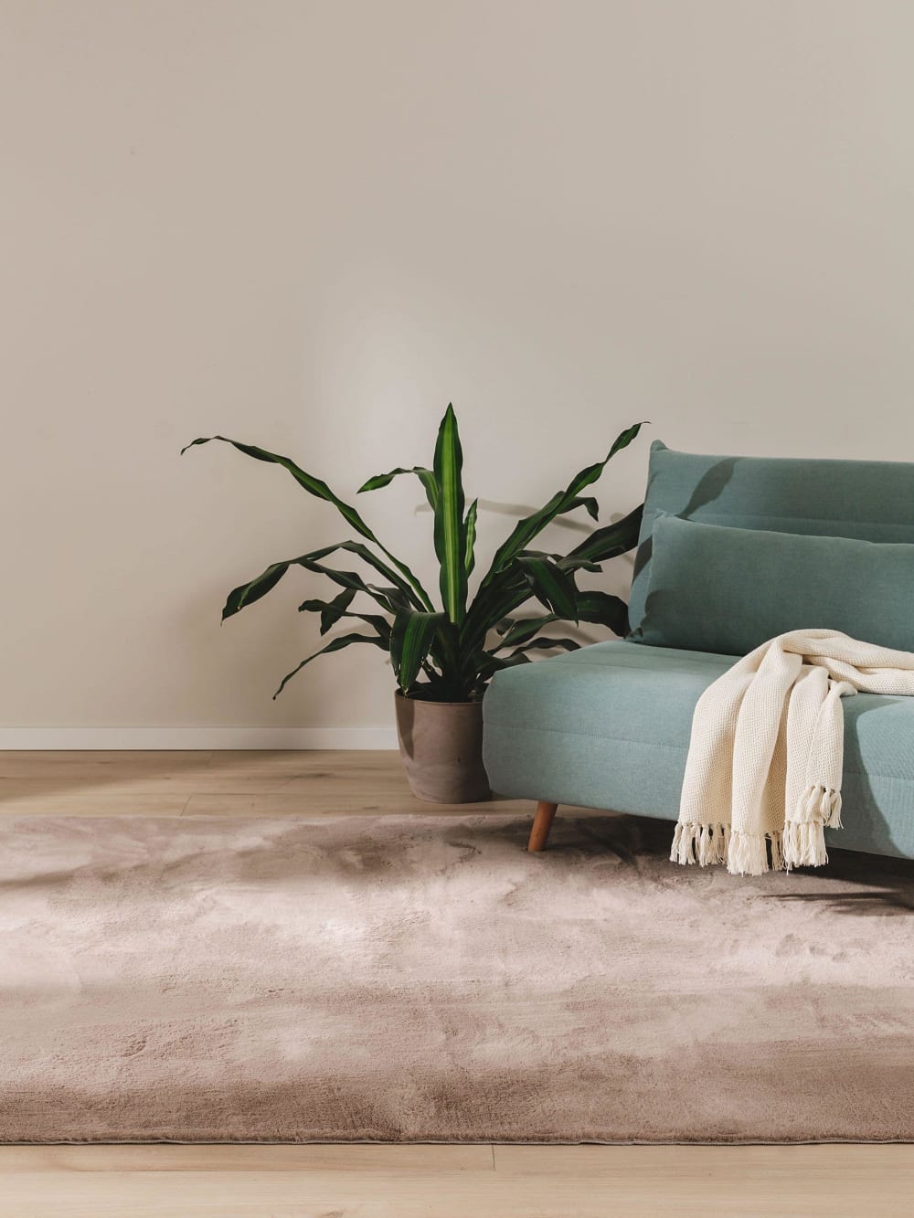 Tapis fausse fourrure taupe 60x120 — vue 3