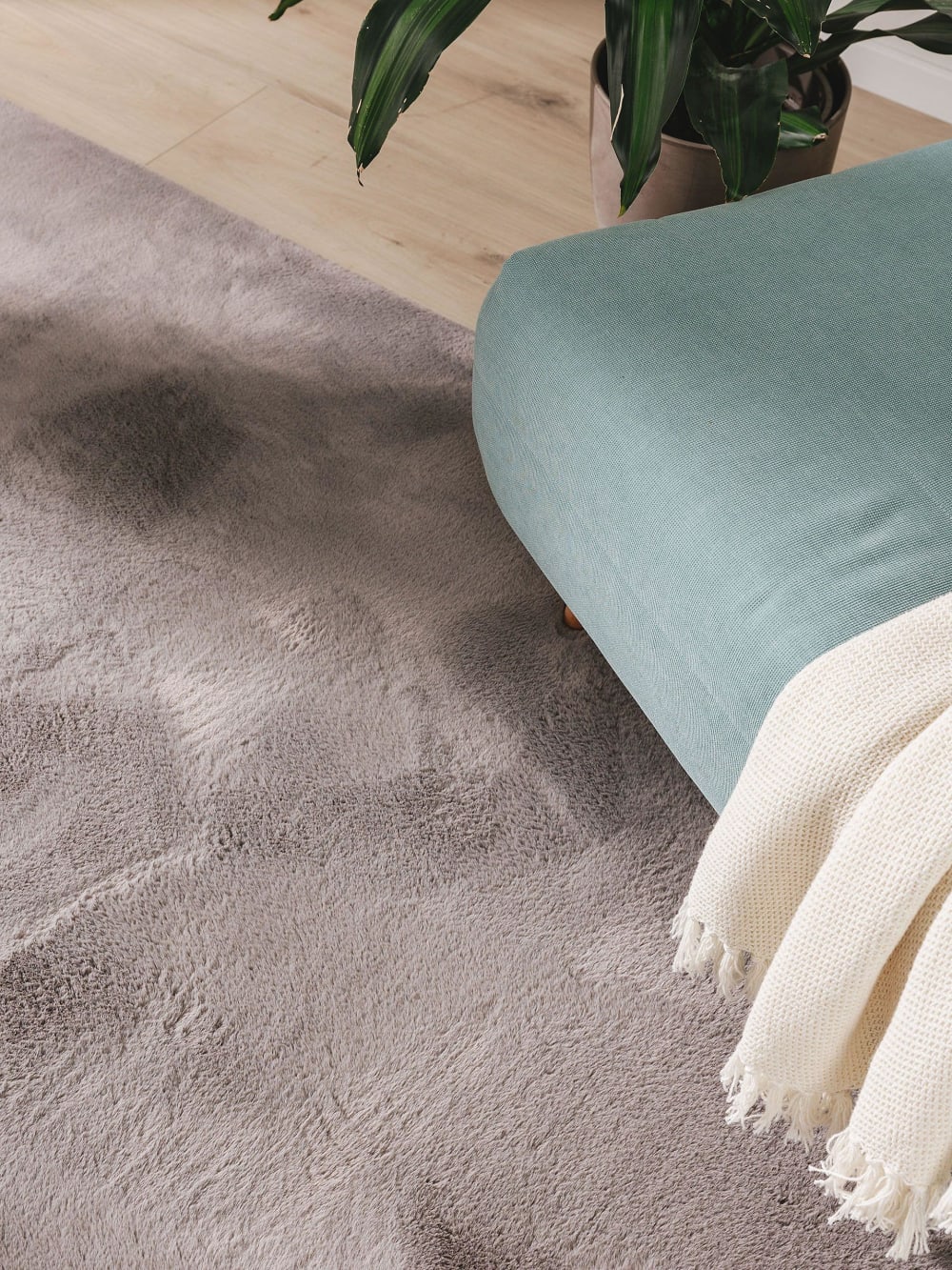 Tapis fausse fourrure gris 60x120 — vue 4