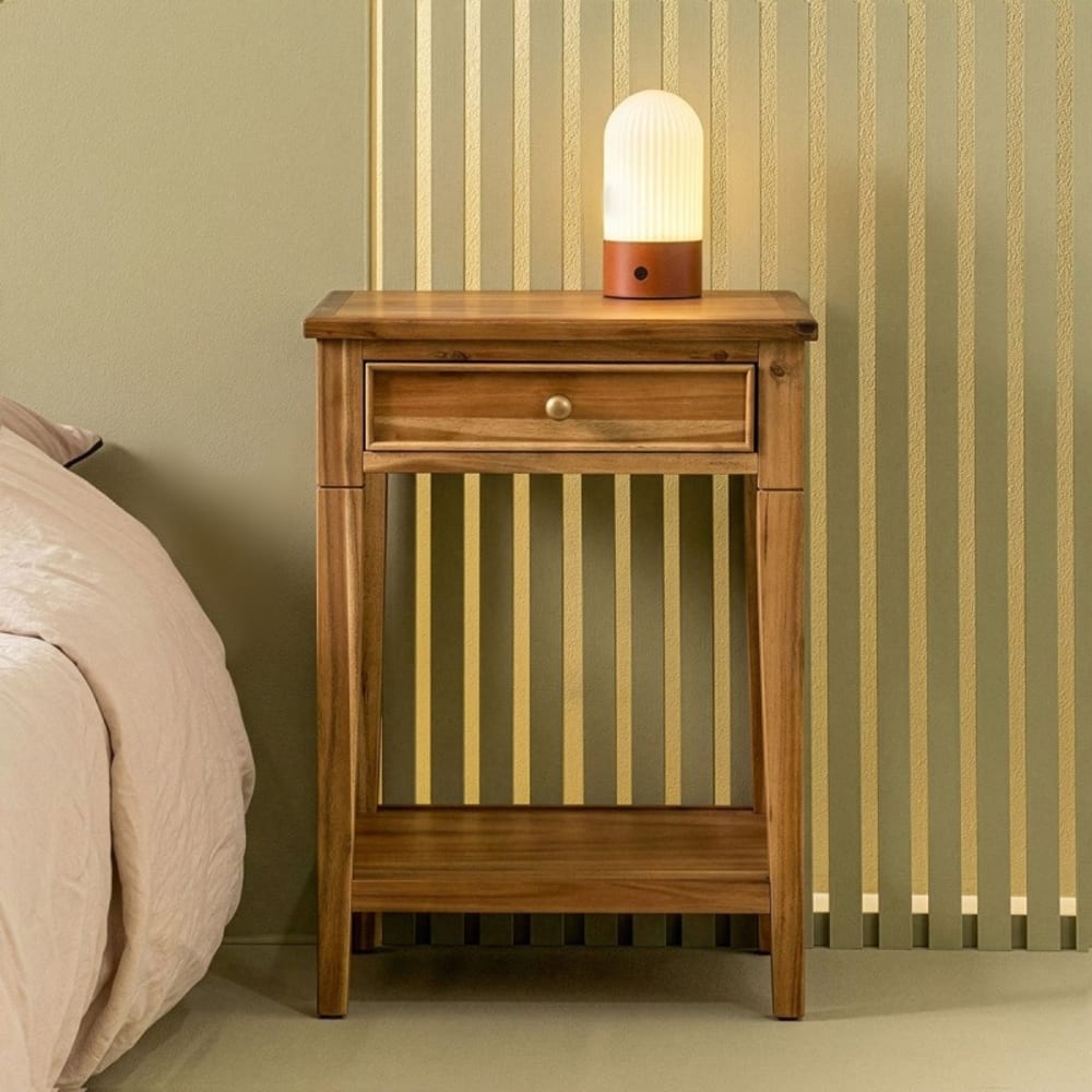 Signature Nachttisch mit 1 Schublade, aus gealtertem Massivholz style modern Braun