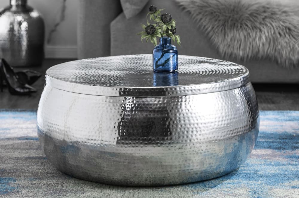 Table basse argentée en aluminium martelé avec rangement 70x30x70cm