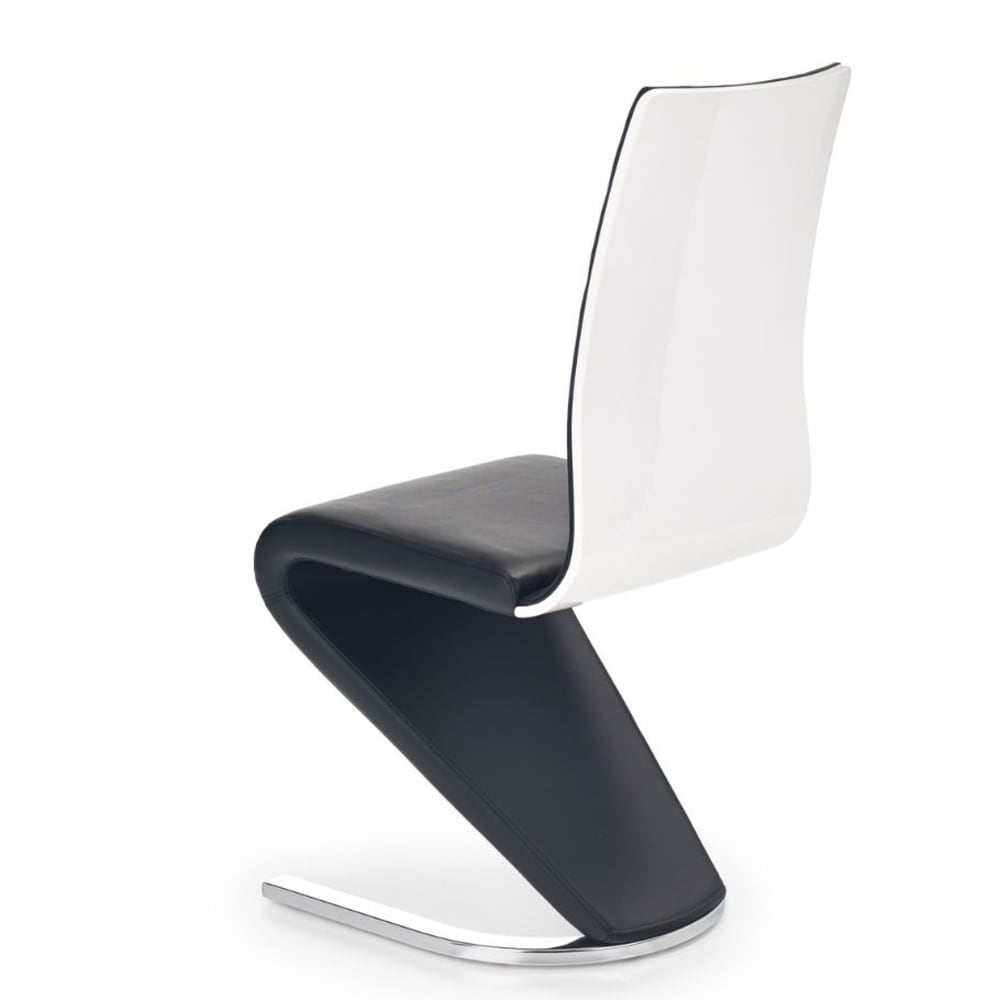 chaise noire et blanche