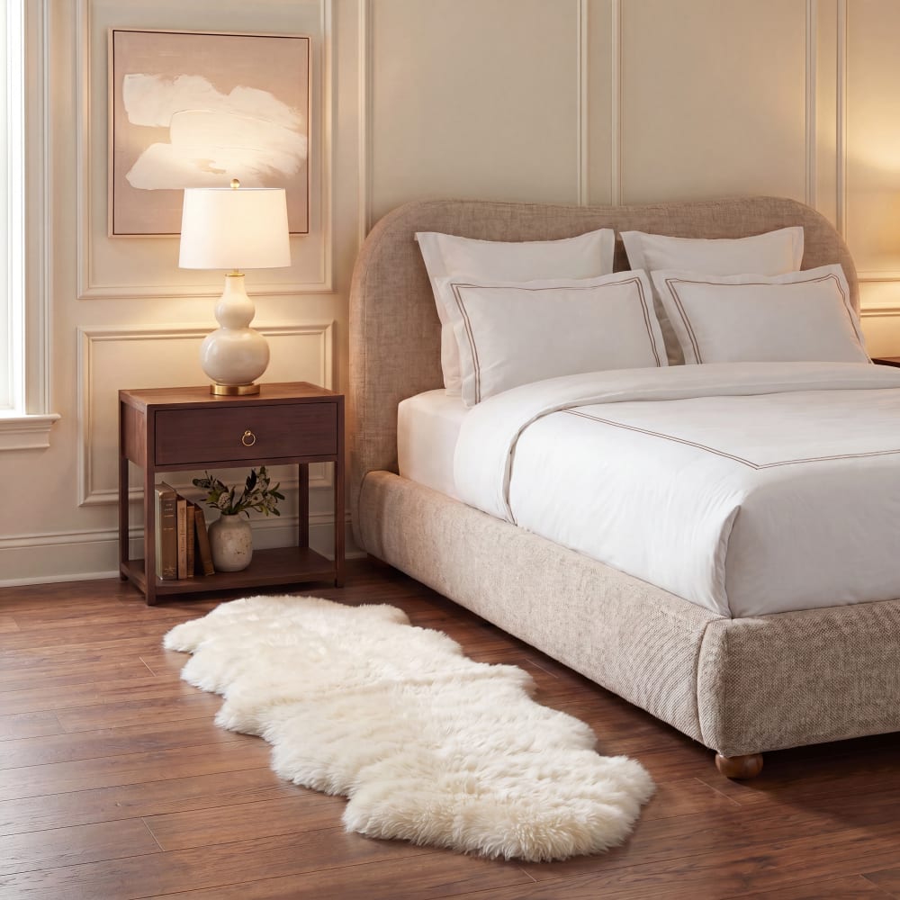 Tapis peau de mouton en peluche blanc, 61 x 183 cm — vue 3