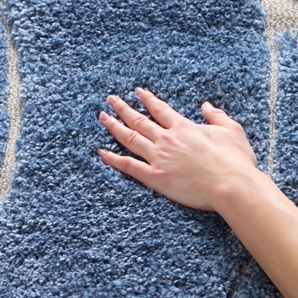 Tapis en polypropylène bleu/beige, 99 x 160 cm — vue 3