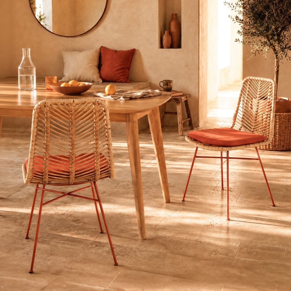 2er Set Rattanstühle mit leuchtend orangefarbenem Stoff - Maisons
