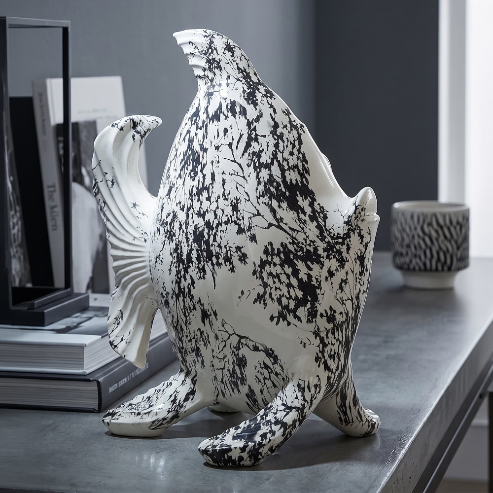 escultura oriental con forma de pez 37 x 19 x 34 cm