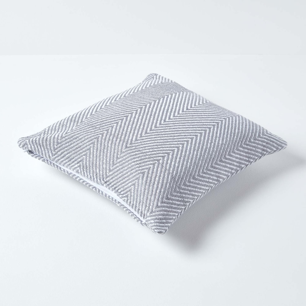 Housse de coussin à chevrons en coton gris 45x45 cm — vue 4