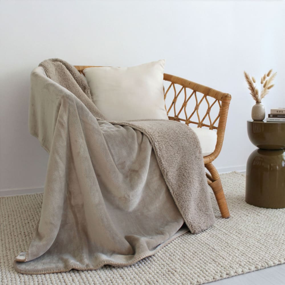 Plaid effet fourrure en flanelle – surjet - 125x150cm - naturel