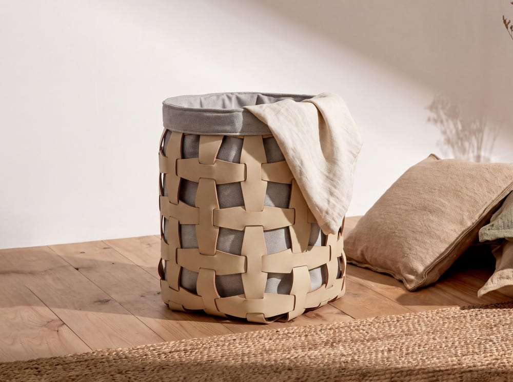 Panier cylindrique en cuir régénéré couleur sable — vue 3