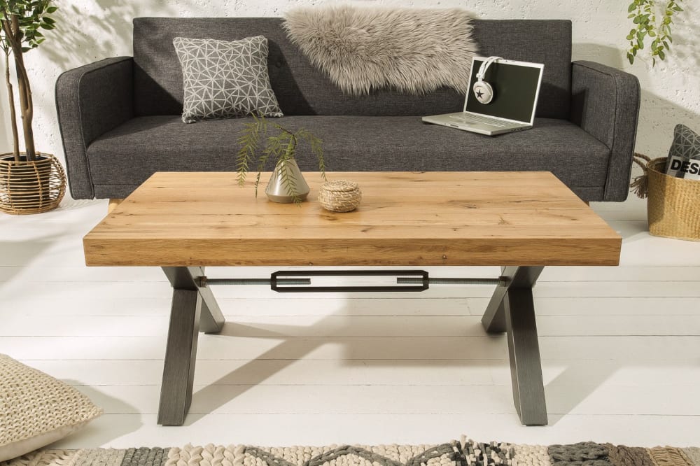 Table basse en bois de chêne et pieds en fer noir 110x45x60cm