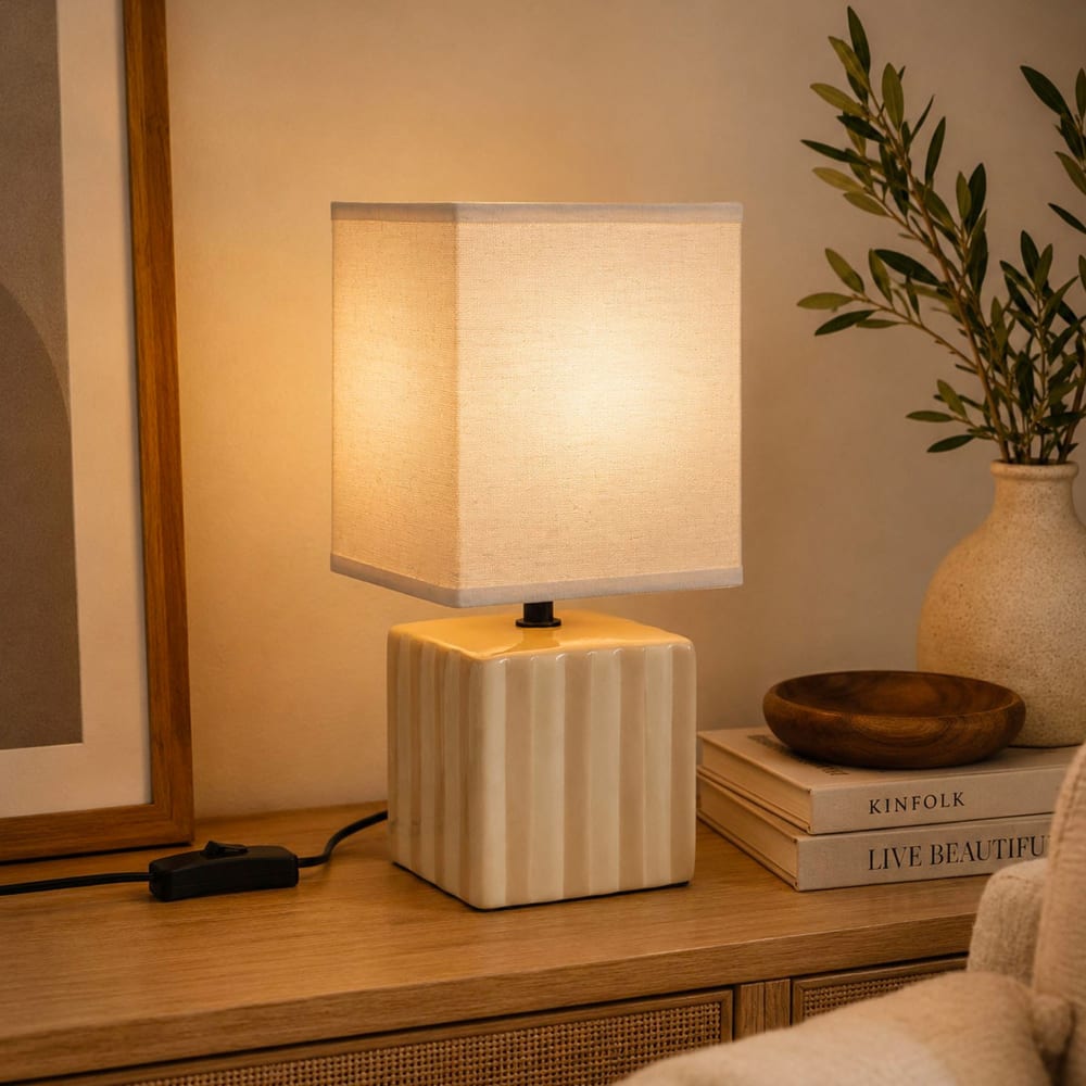 Lampe à poser carrée en céramique rayée beige 14x14x27.5cm — vue 3
