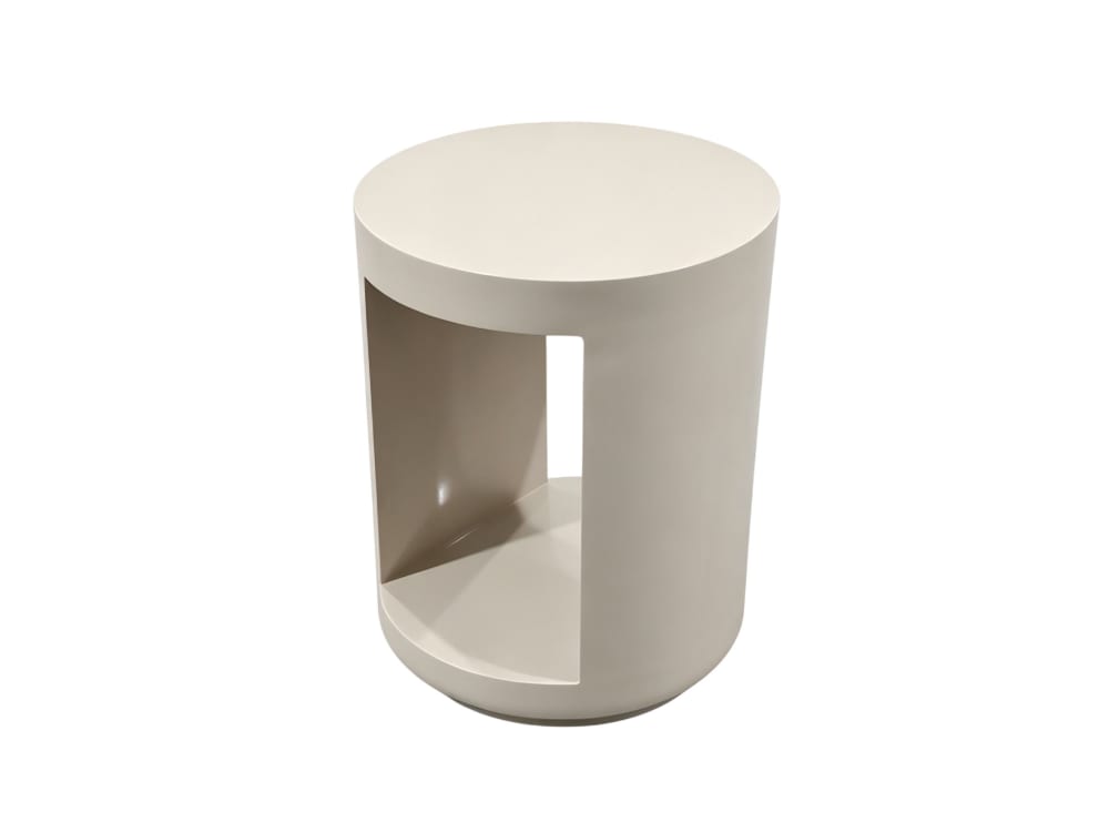 Table d'appoint laquée couleur latte crémeuse, haut brillant