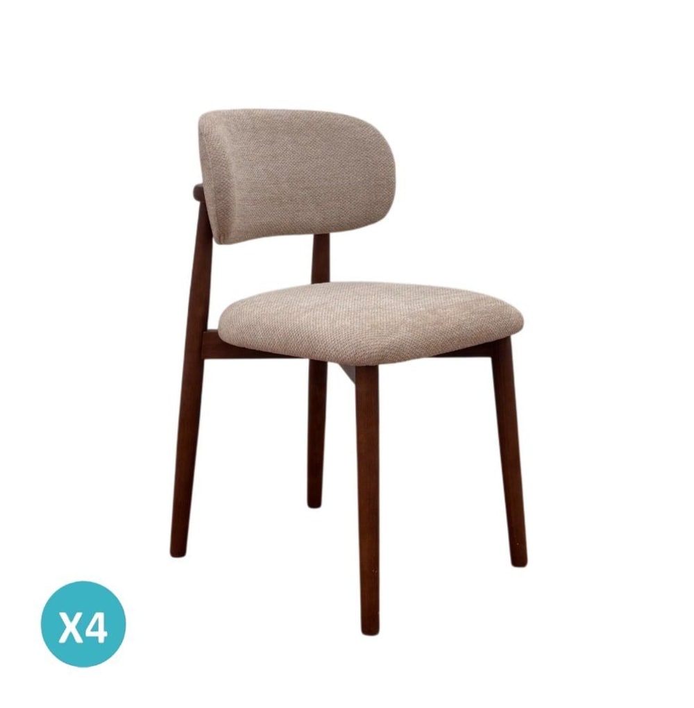 Lot de 4 chaises en bois de chêne noyer rembourrées en beige Lot de 4 chaises en bois de chêne noyer rembourrées en beige