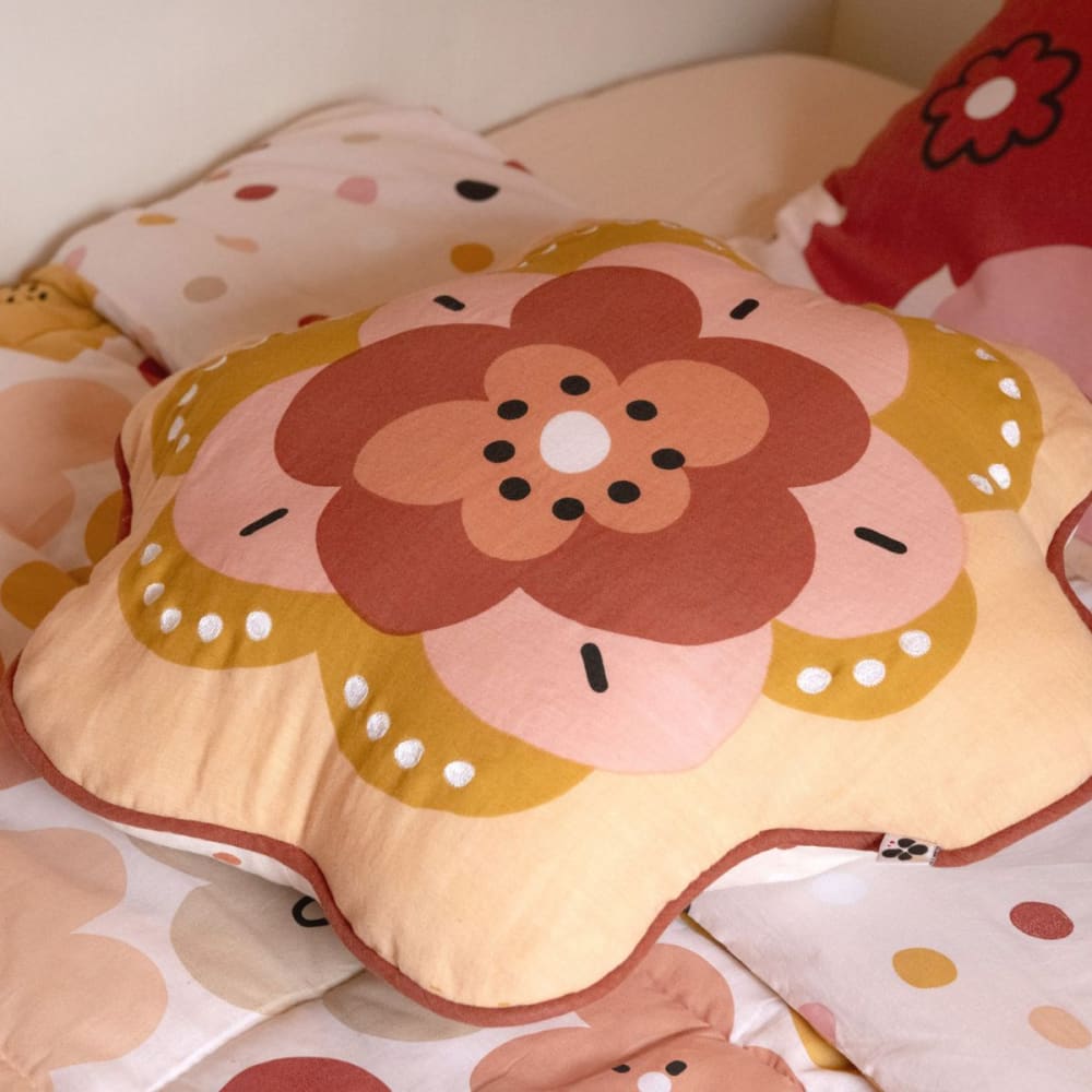 Coussin déhoussable coton motif et forme fleur — vue 4