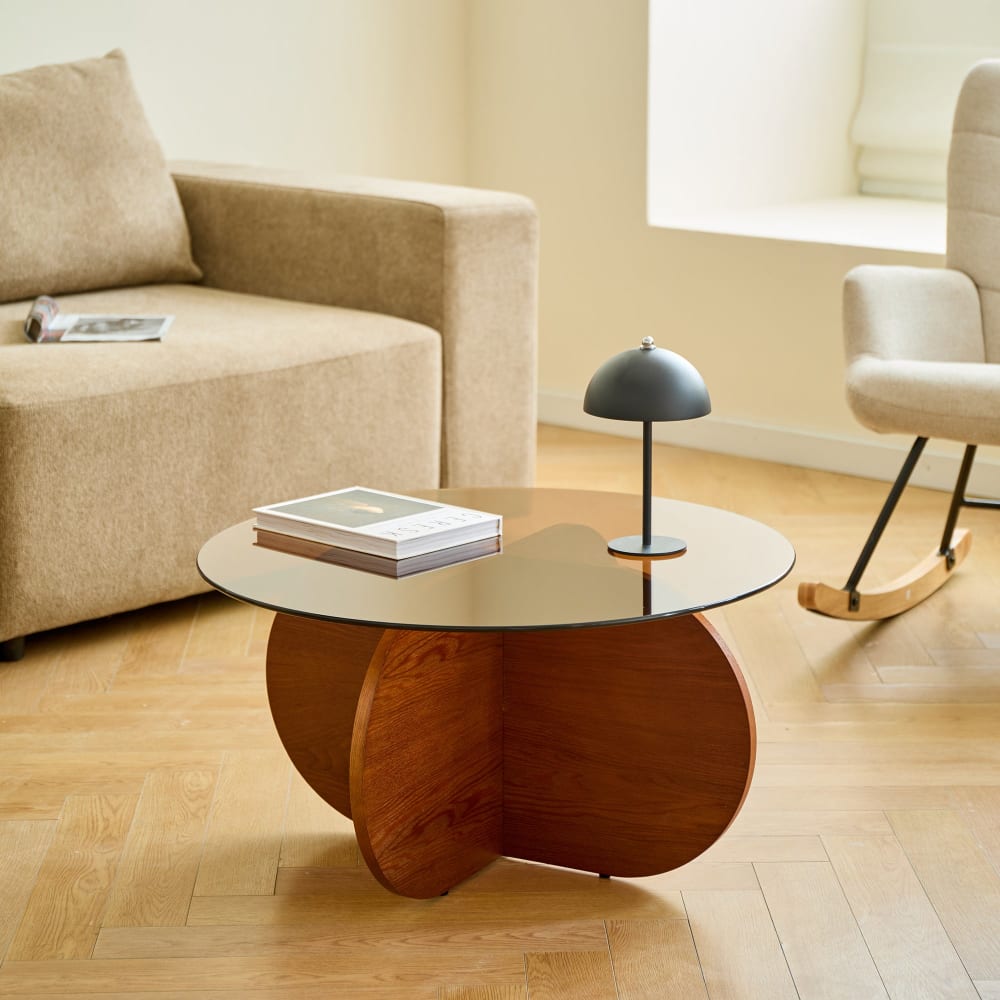 Table basse ronde en bois et verre trempé teinté foncé Table basse ronde en bois et verre trempé teinté foncé