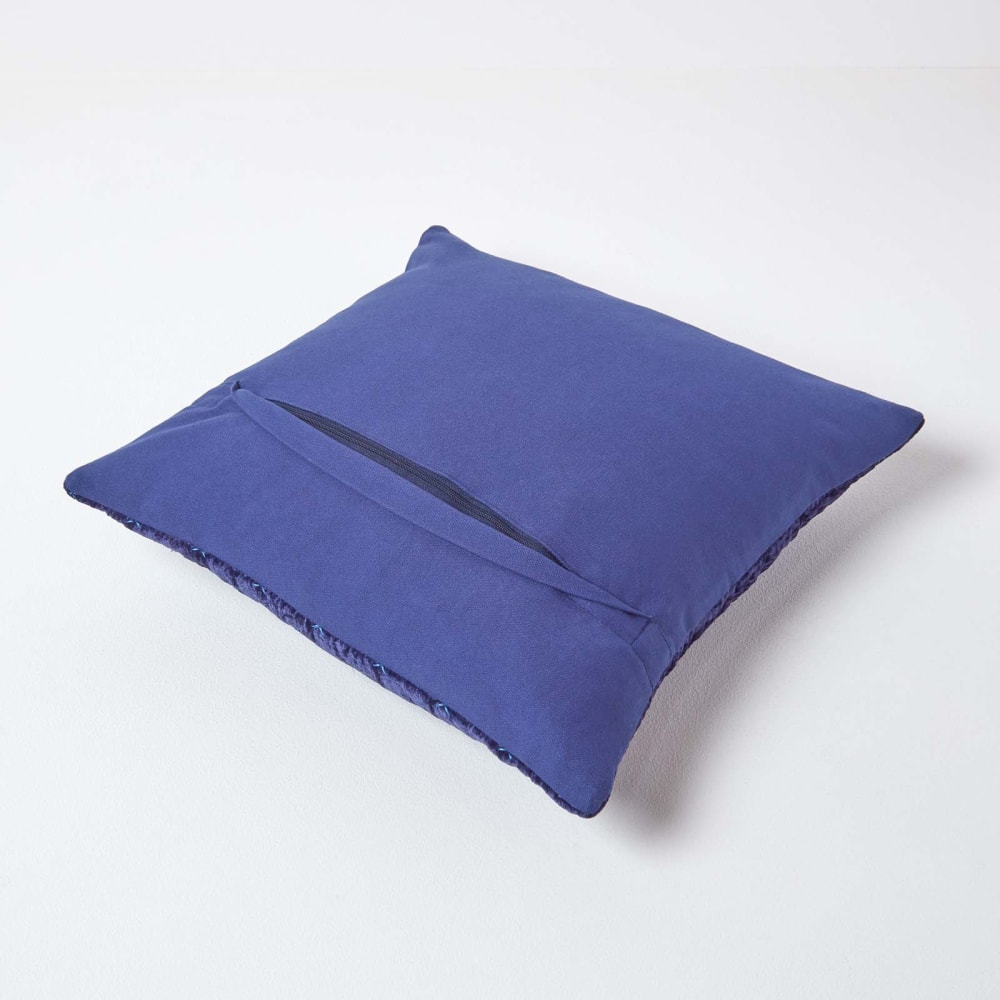 Housse de coussin piqué en velours de viscose bleu marine 55x55 cm — vue 4