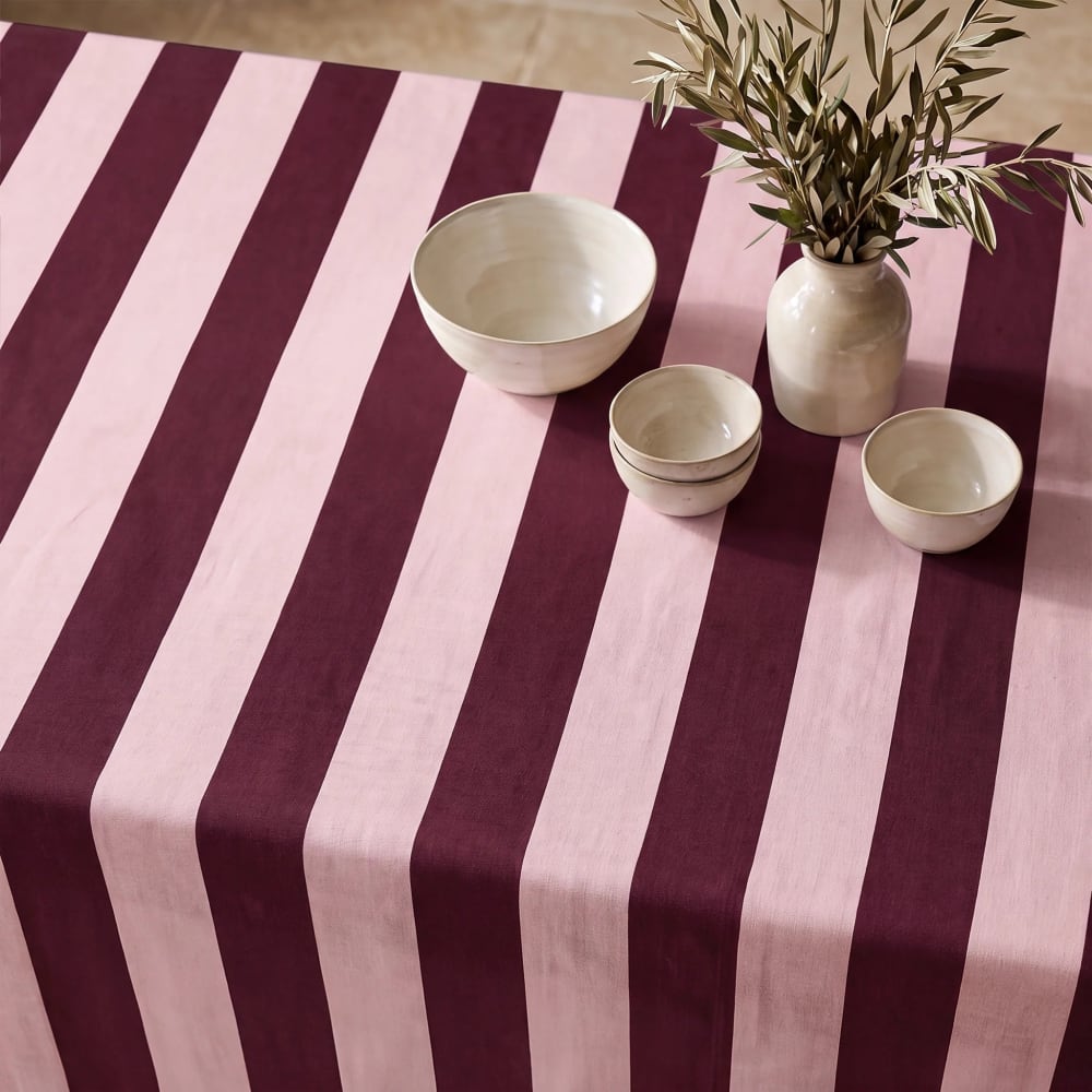 Nappe anti-taches 100 % coton bordeaux et rose 100x155 cm Nappe anti-taches 100 % coton bordeaux et rose 100x155 cm